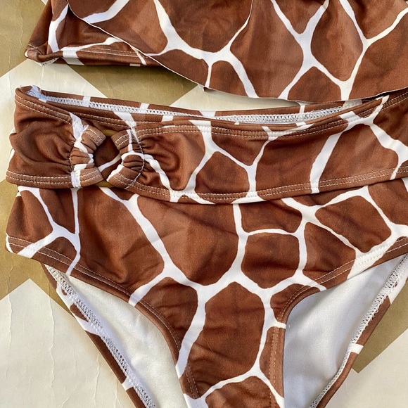 Janie and Jack 🦒 swimsuit - Picture 3 of 4